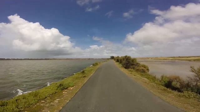 Cycling Il de Re water and marshes смотреть онлайн