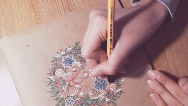 Девушка очень красиво рисует! смотреть онлайн