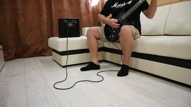Электрогитара Washburn и комбоусилитель Peavey смотреть онлайн