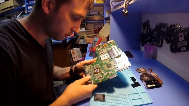 Ноутбук Asus N53D. Вертикальные полосы и артефакты.AMD Radeon 6650M(216-0810005) смотреть онлайн