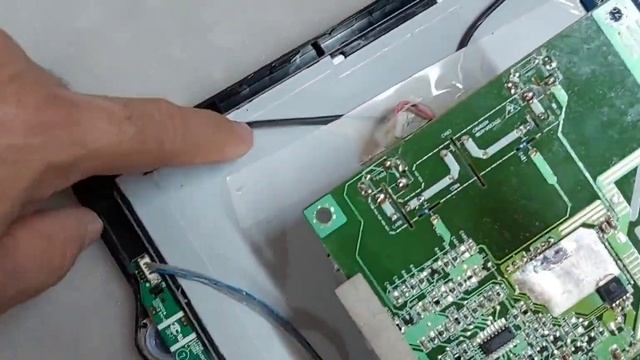 COMO ARRUMAR MONITOR LG FLATRON L177WS-BFS LIGA LUZ DO POWER MAIS NÃO DA IMAGEM (RESOLVIDO) FÁCIL смотреть онлайн