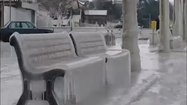Зимний пейзаж под песню Падает снег смотреть онлайн