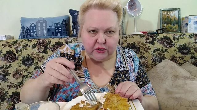 Мукбанг. Драники со сметаной.