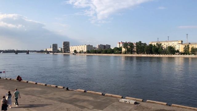 Октябрьская набережная, Володарский мост, теплый и солнечный денек в Петербурге! ☀️? смотреть онлайн
