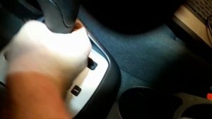 Снять ручку коробки передач KIA Ceed 2009