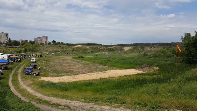 Соревнования по мотокроссу в г. Рубежное. смотреть онлайн