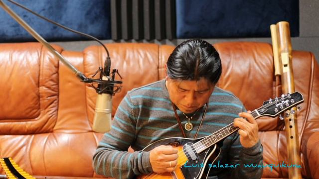 THE SOUND OF SILENCE | Panflute Quenacho and Mandolina by Luis Salazar (Live) смотреть онлайн