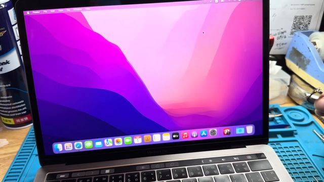 Macbook Pro A1706 เปลี่ยนแพรจอ แก้ไขอาการจอเป็นเส้นกระพริบ By ช่างหนึ่ง Smile IT Service смотреть онлайн