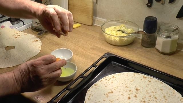 Хачапури без хлопот и без теста за 12 минут. Очень вкусно и очень быстро! смотреть онлайн