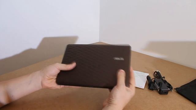 Asus EeePC 1008P-KR : Présentation et Design смотреть онлайн