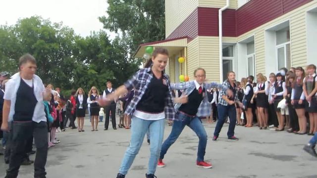 Студия современного танца "" выступление на линейке смотреть онлайн