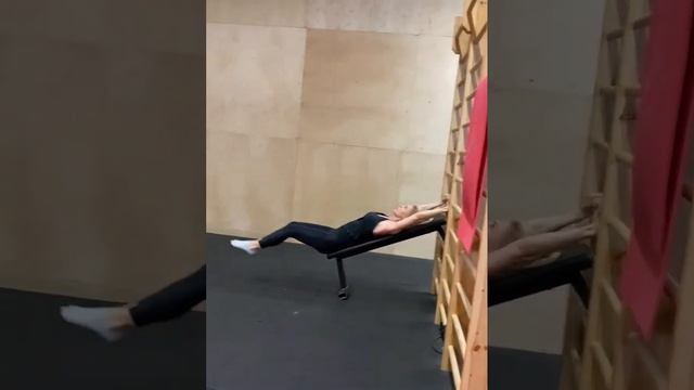 Спортивная гимнастика. Акробатика Киев. Групповые тренировки по гимнастике. Стойка на руках. Сальто смотреть онлайн