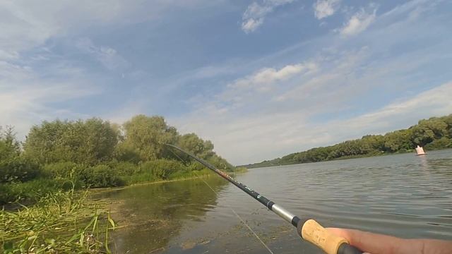 Что только не ставил,а сработал воблер за 40 руб!Ловля щуки на Оке! смотреть онлайн
