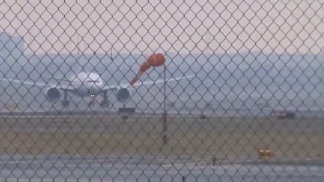 Pakistan International Airlines [AP-BGY] Boeing 777-200LR TakeOff Toronto Pearson Airport смотреть онлайн