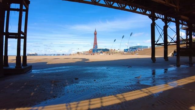 Blackpool Pier's Attractions Tour смотреть онлайн