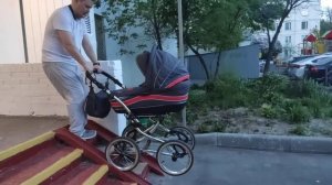 Как подыматься по пандусу с коляской