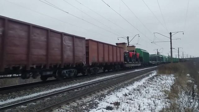 "Два трактора в составе" Электровоз ВЛ80С-1444 с грузовым поездом смотреть онлайн