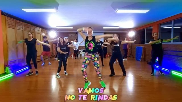 ZUMBA Fitness BAILE ejercicio para ADELGAZAR en CASA ? CLASE COMPLETA смотреть онлайн