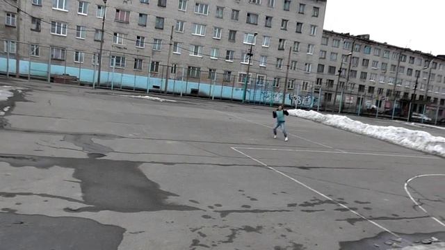 Народные танцы в темном районе Джи-сити смотреть онлайн