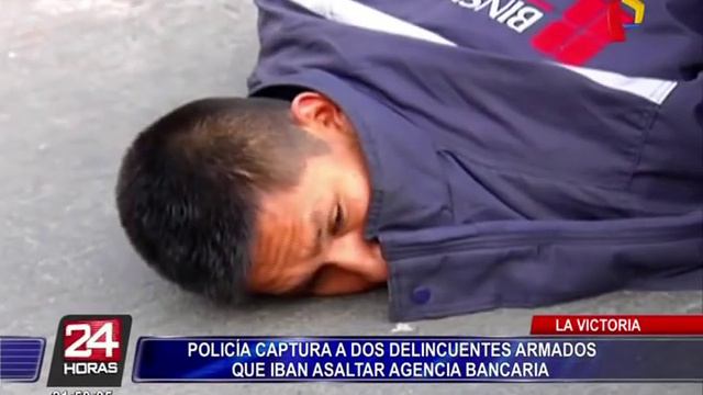 La Victoria: policía captura a dos sujetos armados que iban asaltar a cliente de un banco смотреть онлайн