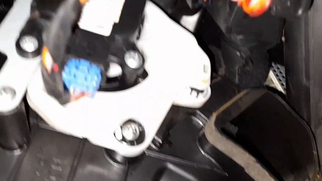 Замена привода положение заслонок направления воздуха Хёндэ Элантра 4. смотреть онлайн