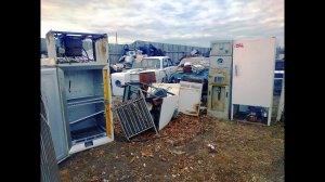 Купил кучу промышленной и бытовой советской техники в пионерлагере.