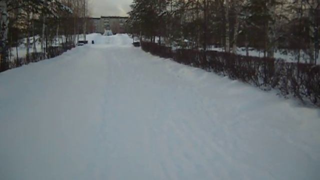 Н. Тагил. Вагонка. Воскресный день 3 декабря 2023. Прошли снега, и тротуар ждёт очистки. смотреть онлайн