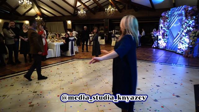 ТАНЦЫ НА СВАДЬБЕ ГРИГОРИЯ И ЛАМИИИ С АЛИМОМ ТЕППЕЕВЫМ.РЕСТОРАН "БЕРЕЗКА"20.02.2021Г. смотреть онлайн