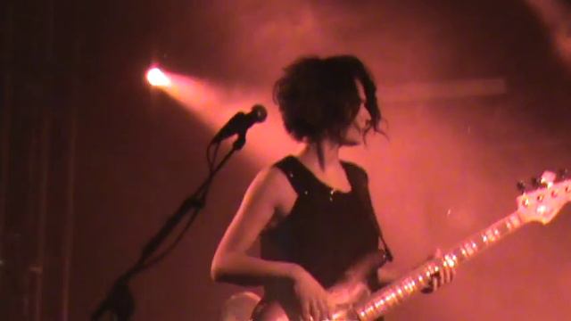 Carmen Consoli - Delvil's roof (Throwing Muses Cover) @ Estragon - Bologna 13/02/2010MPG смотреть онлайн