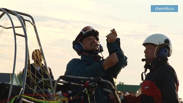 Парапланы с георгиевской лентой