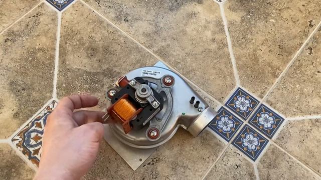 ? ВЕНТИЛЯТОР Buderus Logamax U052 смотреть онлайн