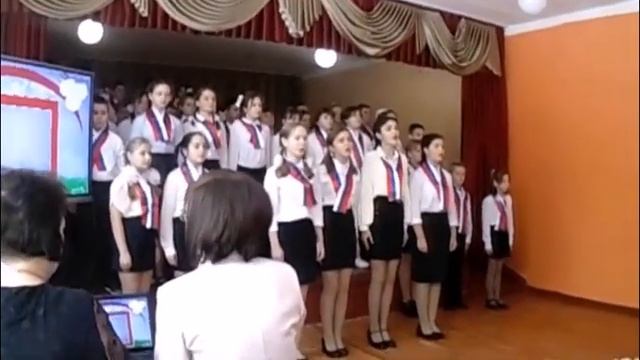 "Как воспеть эту землю" - автор слов Завальнюк Л., композитор - Саульский Ю. смотреть онлайн