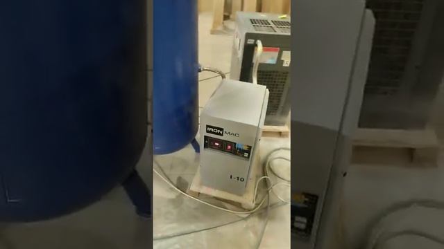 Винтовой компрессор IronMac 10/8АМ смотреть онлайн