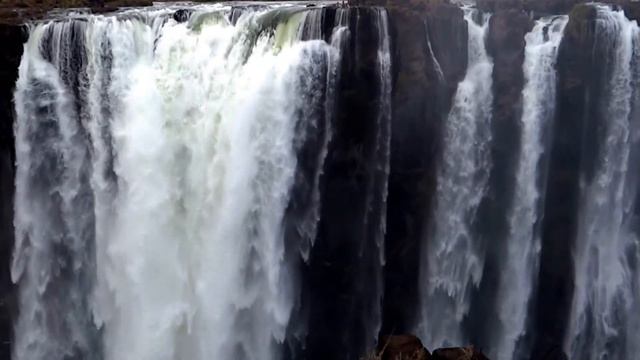 СИЛА И КРАСОТА ВОДОПАДА смотреть онлайн