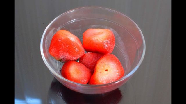 Creamy Strawberry Banana Smoothie смотреть онлайн