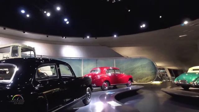 Mercedes-Benz Museum, Stuttgart - Post-war Miracle – Form and Diversity смотреть онлайн