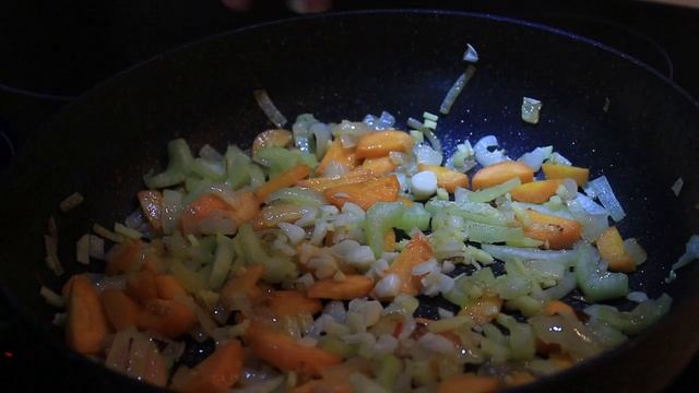 Знал бы раньше делал бы больше! Тушеная капуста с пряными приправами смотреть онлайн