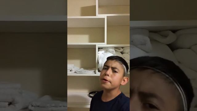 Bruh the music is lit 😝😝😝 смотреть онлайн