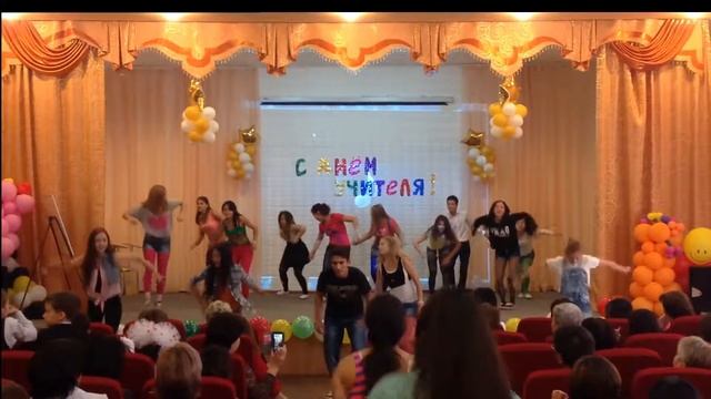 Грандиозное Попурри танцев на День Учителя. 2015 Год. смотреть онлайн