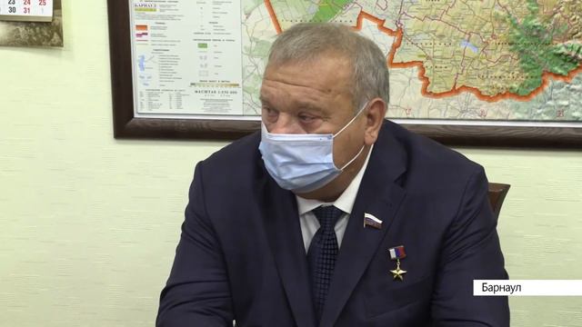 Виктор Томенко встретился с председателем Комитета по обороне ГосДумы России Владимиром Шамановым смотреть онлайн
