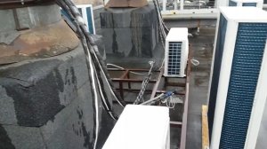 Установка наружных блоков кондиционера на мягкую кровлю.