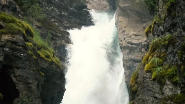 Banff Travel Guide - How To Travel Banff, Jasper & Yoho!