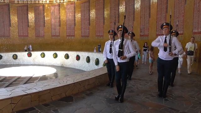 ВЛОГ : МАМАЕВ КУРГАН \ ВОЛГОГРАД ПОЛНЫЙ ОБЗОР. смотреть онлайн