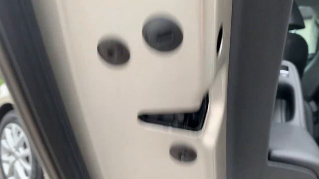 Максимальная практичность. Volkswagen Jetta 2.5 SE Premium 2013 смотреть онлайн