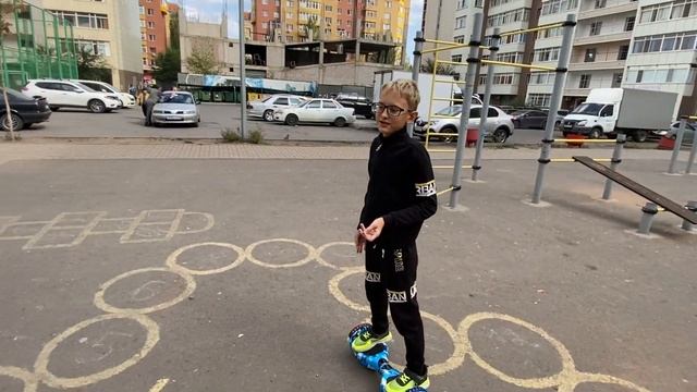 Решил поиграть в Классики на Гироскутере. Смотрите, что из этого вышло. ?? смотреть онлайн