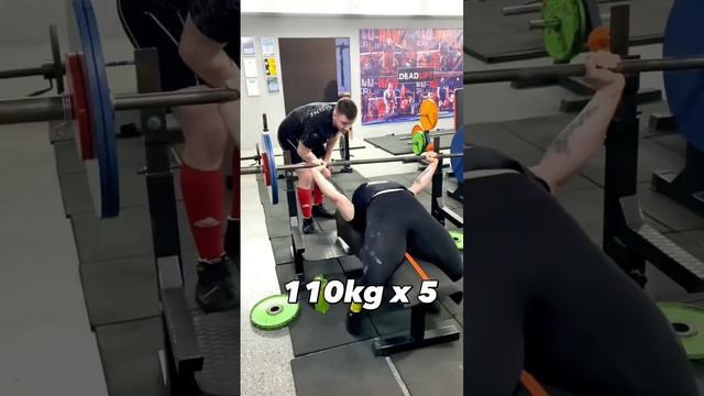 Жим лёжа 110 кг на 5 раз смотреть онлайн