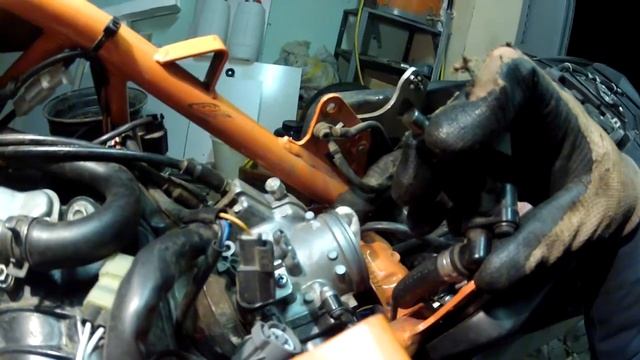 Форсунка ktm 690 smc-r не держит давление (injector does not hold pressure) смотреть онлайн