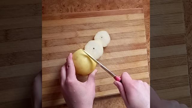 Яблоки в кляре. Яблочные кольца в кляре на сковороде смотреть онлайн