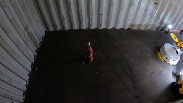 Doomba vs Extinguisher смотреть онлайн