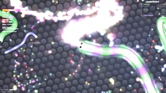 TROLLING SNAKES WITH BOTS!?! (Slither.io) смотреть онлайн